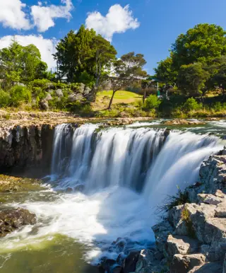 Haruru Falls - Wassergetöse aus 5m Höhe